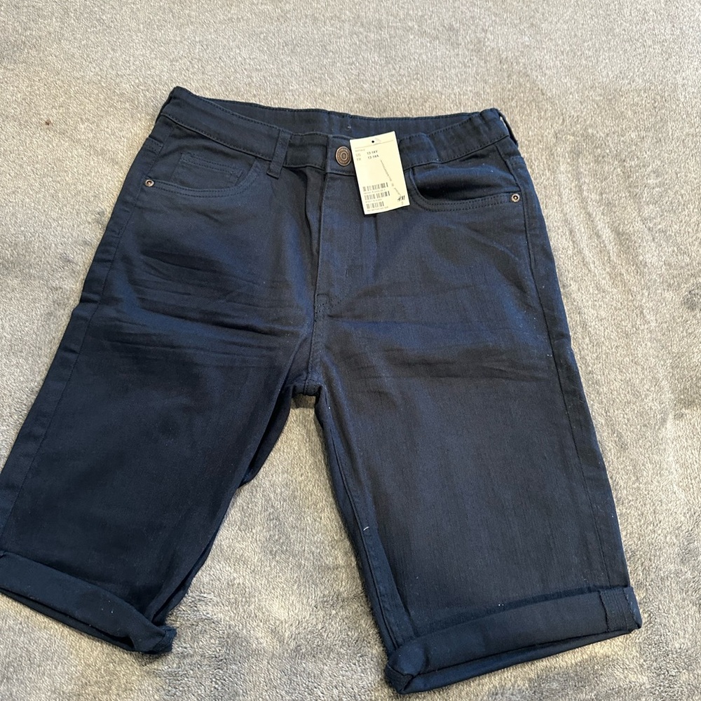 H&M Boys shorts size 13-14Y brand new with tag.